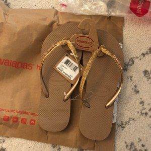 NWT Havaianas Platform Flip Flops (Flatforms) Rose Gold